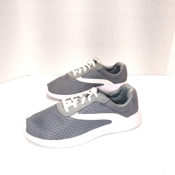 Athletic Works Boys Gray Mesh Gym Shoes Sneakers Size 3 Lace-Up Lightweight - Picture 2 of 7